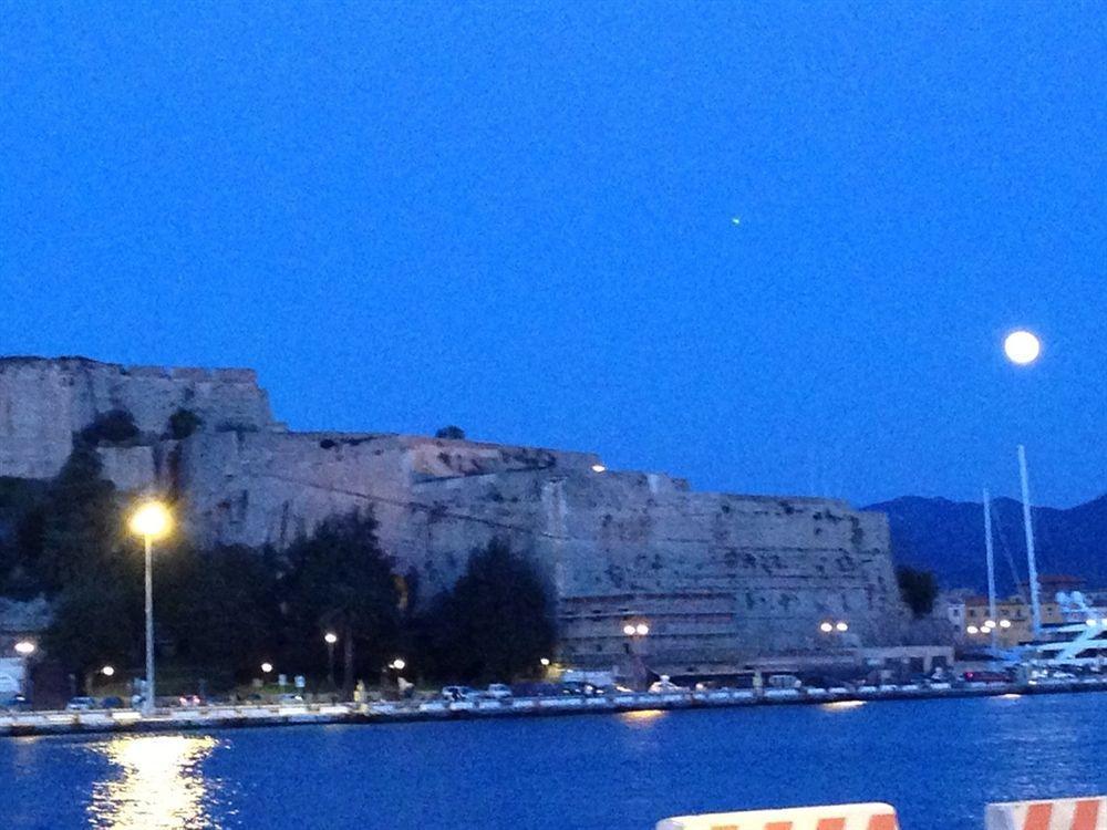 Affittacamere Vista Mare Porto Azzurro Dış mekan fotoğraf